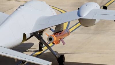 Baykar tarafından geliştirilen Bayraktar AKINCI Taarruzi İnsansız Hava Aracı (TİHA),