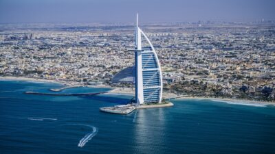 Birleşik Arap Emirlikler (BAE) 2025'te kayda değer bir ivme yaşayarak