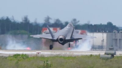 ABD'nin sipariş azaltımı, F-35 programına ilişkin tartışmaları yeniden gündeme getirdi.