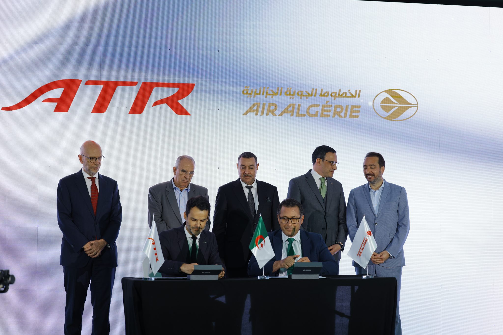 Air Algérie dünyanın önde gelen bölgesel uçak üreticisi ATR'ye 16