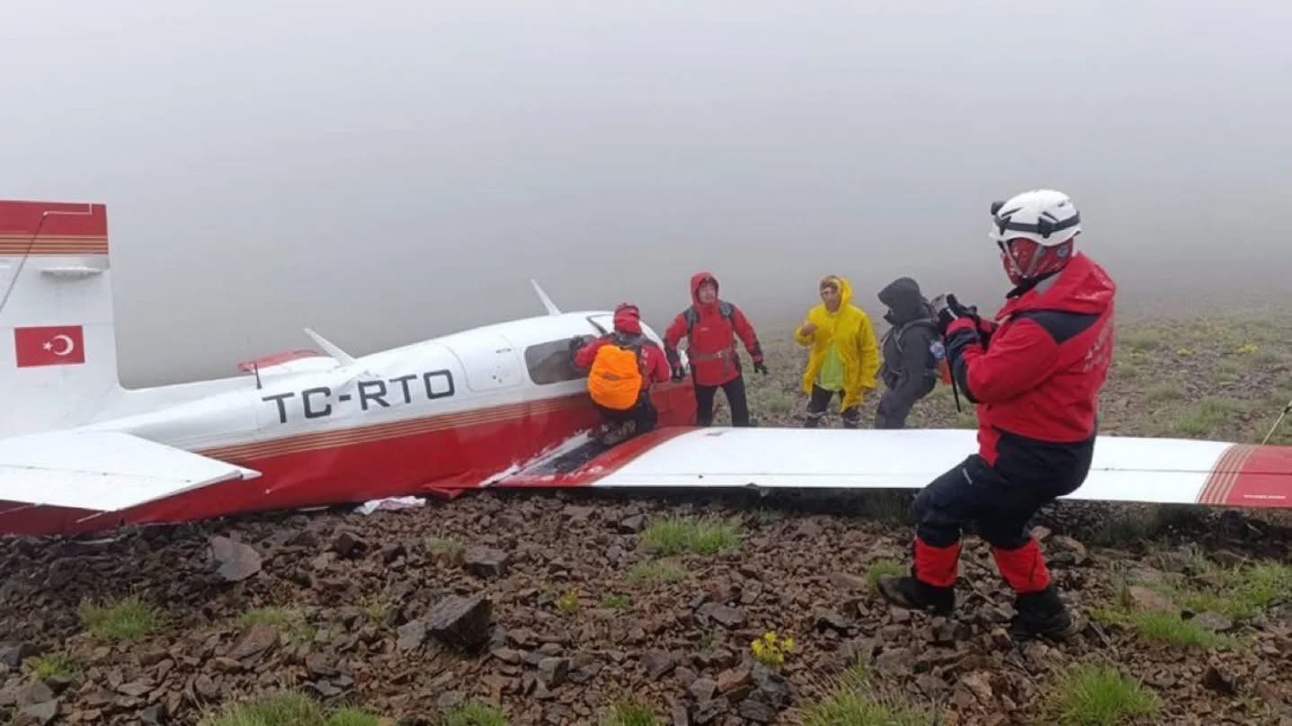 Rize Valisi İhsan Selim Baydaş, Kaçkar Dağları'nın zirvesinde düşen uçağın