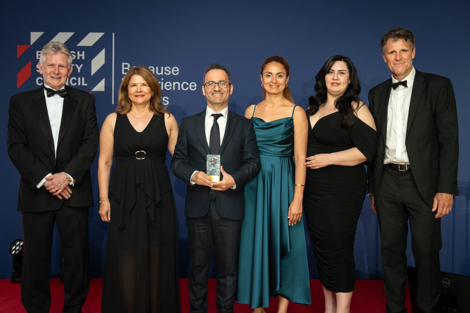 Türk Hava Yolları ve Lufthansa'nın ortak kuruluşu olan SunExpress, British