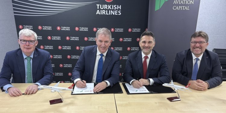 Türk Hava Yolları’nın yüzde 100 iştiraki olan AJet, filosunu güçlendirmek