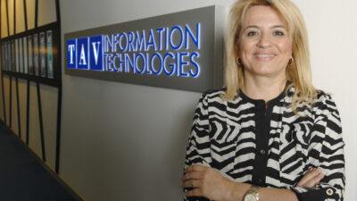 Havalimanı teknolojileri ve operasyonlarına yaptığı olağanüstü katkıların yanı sıra, Binnur