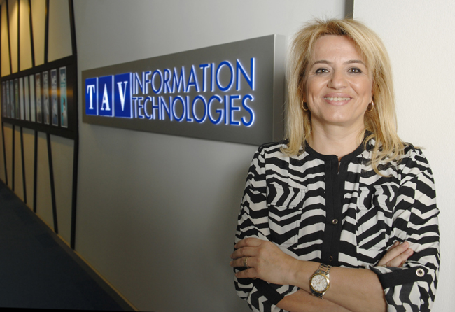 Havalimanı teknolojileri ve operasyonlarına yaptığı olağanüstü katkıların yanı sıra, Binnur