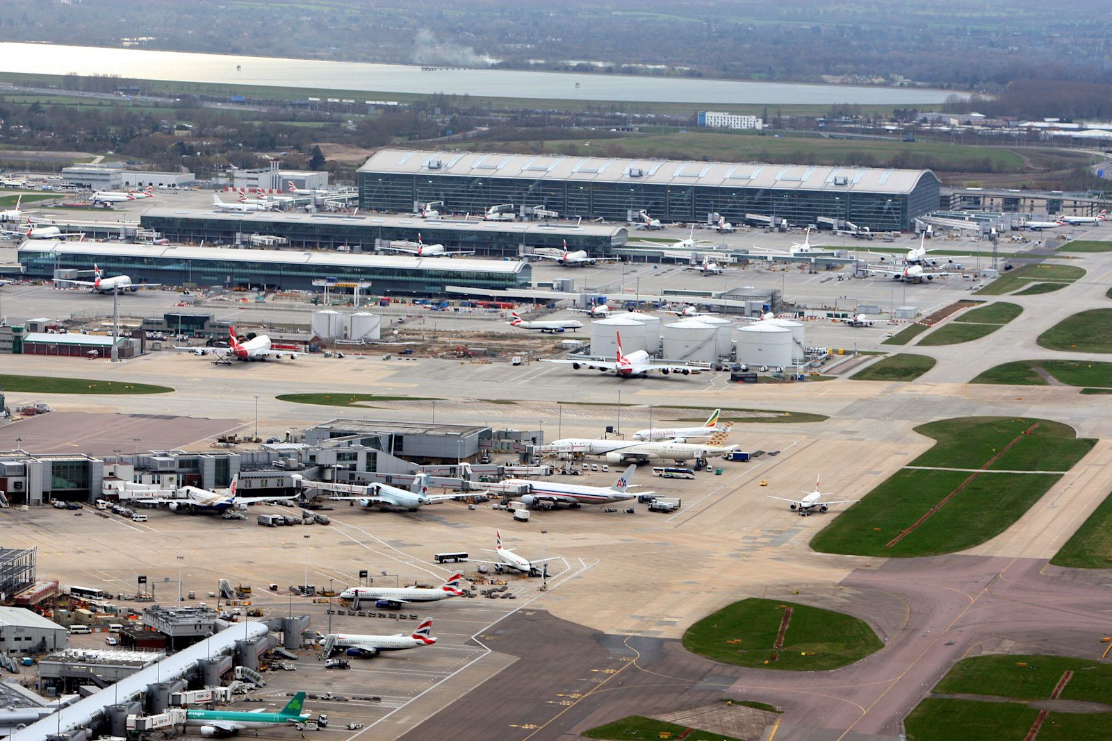 Londra’daki Heathrow Havalimanı, 50 milyar sterlinlik kapsamlı bir yatırım planının