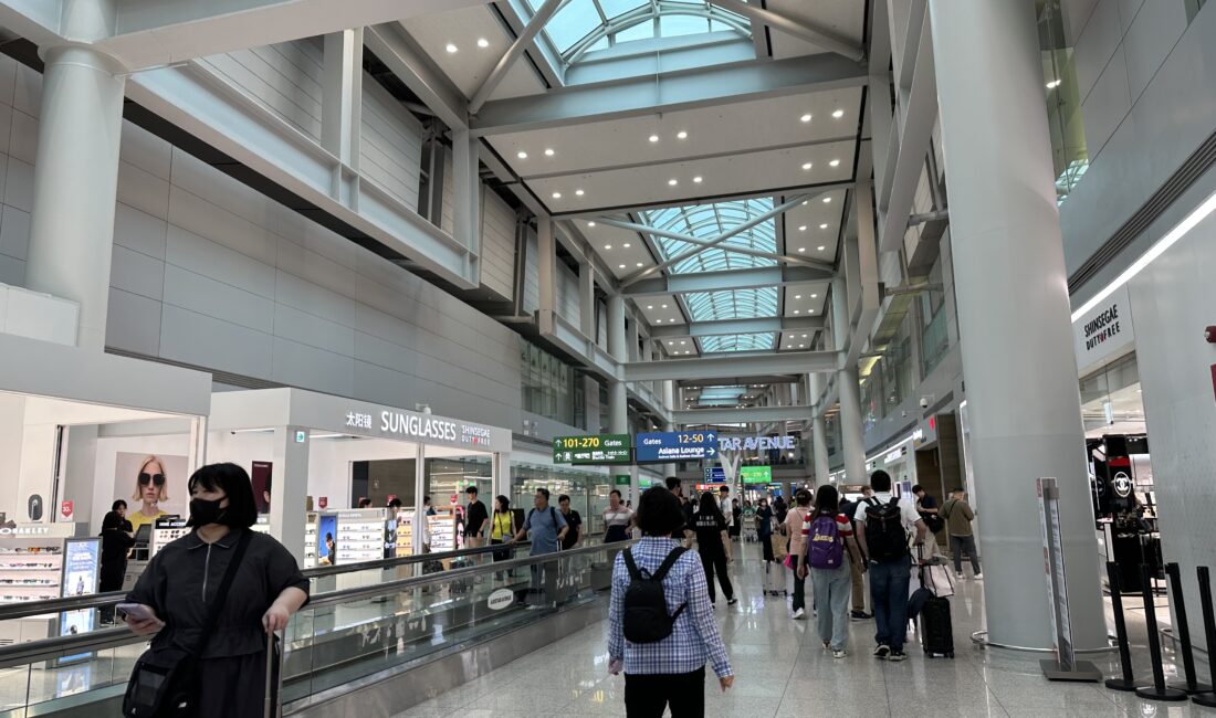 The Strategic Importance of Non-Aeronautical Revenues and Passenger Experience at Airports Airports today have moved beyond being just infrastructures where aviation