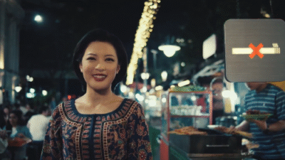 Singapore Airlines (SIA) has unveiled a new in-flight safety video