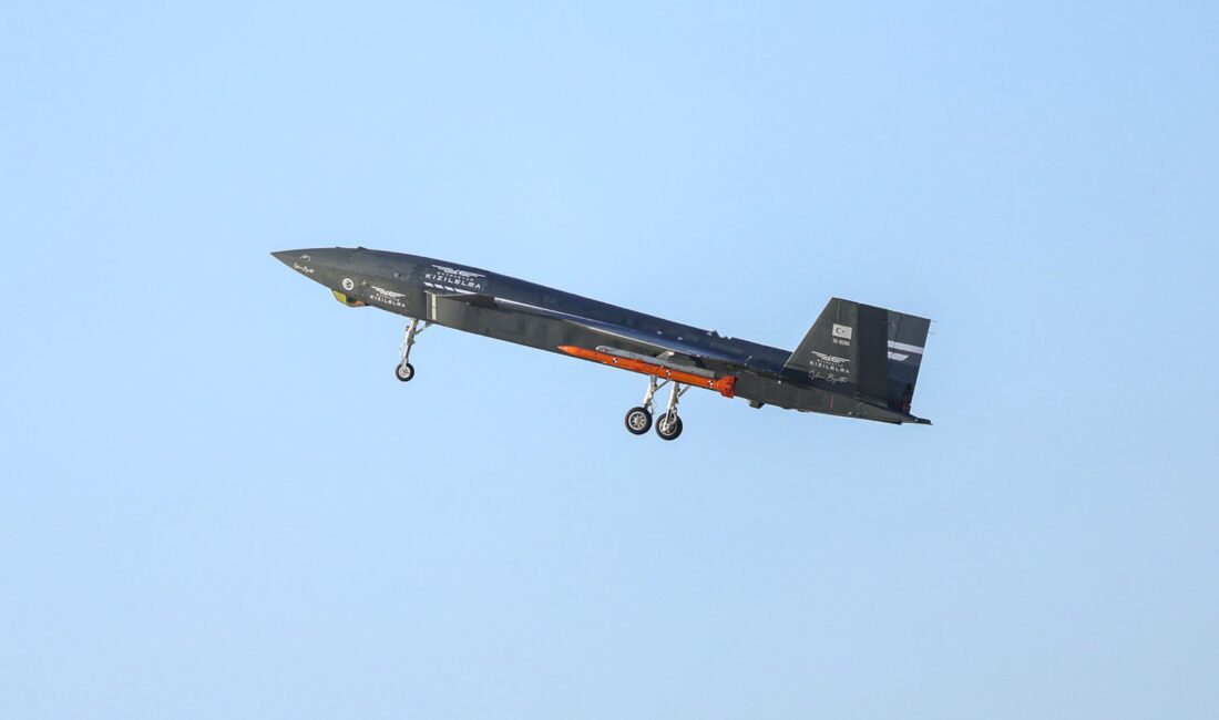 Türkiye'nin ilk insansız savaş uçağı Bayraktar KIZILELMA, Türk savunma sanayisi