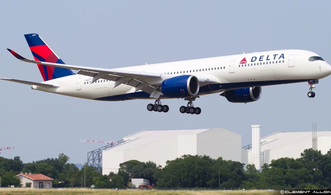 Delta Airlines uçağı, Los Angeles’tan Sidney’e uçuş sırasında kısa süreli
