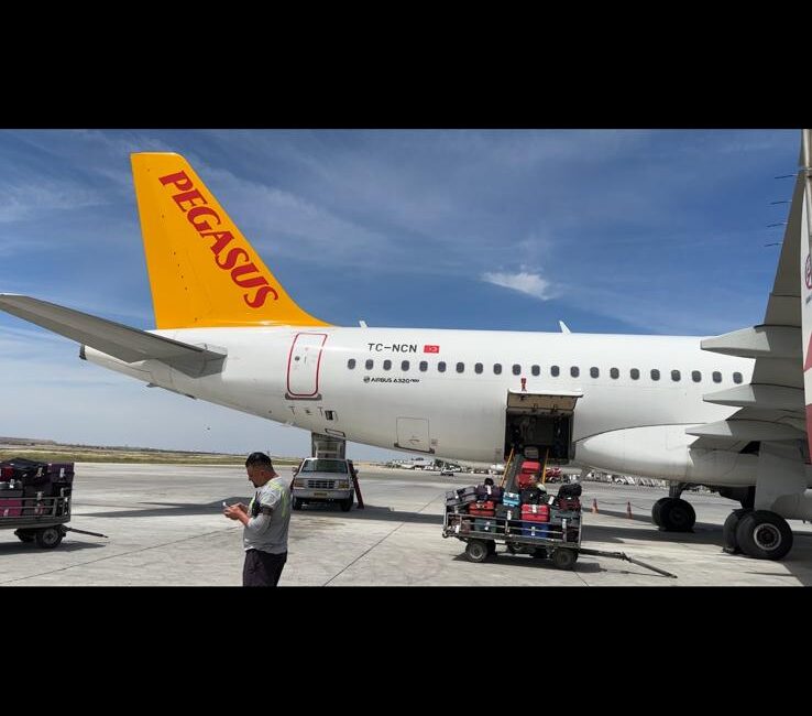 İstanbul’daki olumsuz hava koşulları nedeniyle Sabiha Gökçen Havalimanı kalkışlı ve