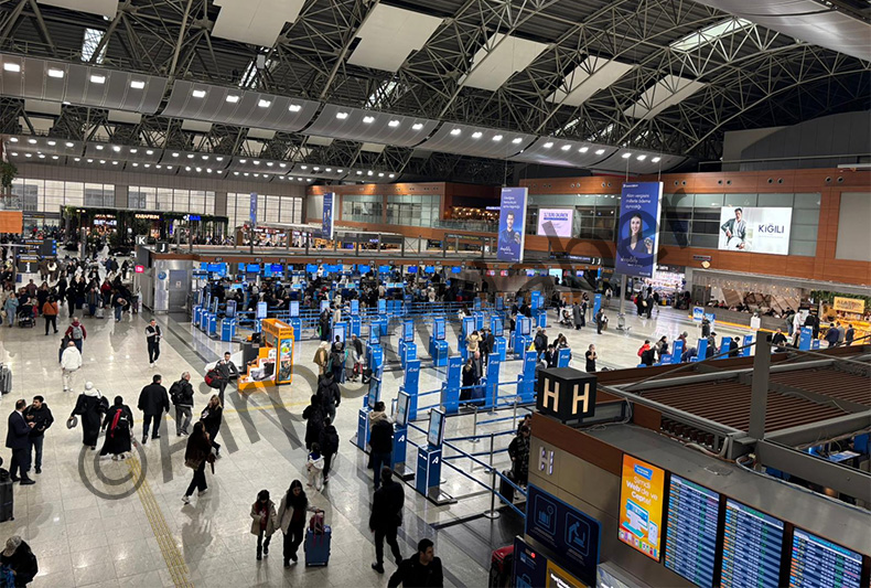 Sabiha Gökçen Havalimanı’nda olumsuz hava koşulları nedeniyle yaşanan uçuş iptalleri,