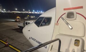 Kokpit ve kabin ekipleri uzun uçuş süreleri nedeniyle bir çok