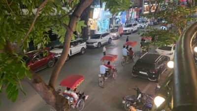 Bir yıl dolmadan ikinci kez üç ülke değiştirmek durumunda kaldım.