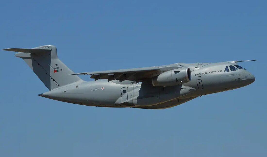 Yunanistan Savunma Bakanı Nikos Dendias Portekiz'de yaptığı resmi ziyarette Embraer