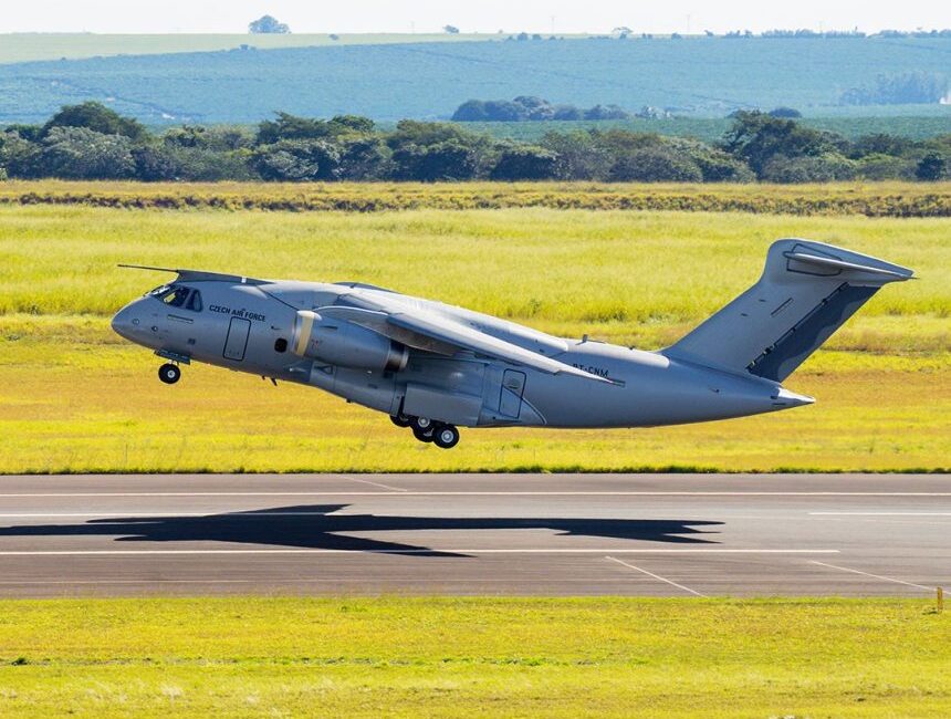Embraer, Çek Hava Kuvvetleri için üretilen ilk C-390 Millennium çok