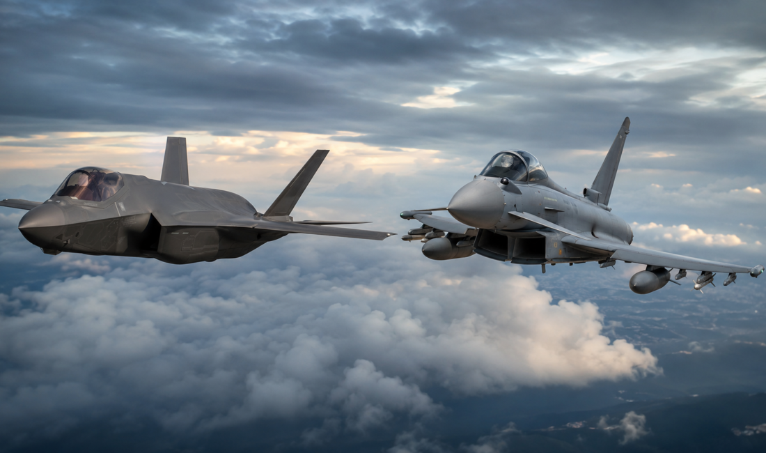 F-35 Lightning II ile Eurofighter Typhoon sık sık rakip savaş