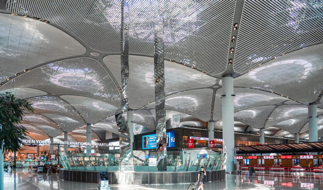 İGA İstanbul Havalimanı’nda yer alan 37,7 metre yüksekliğindeki iki parçalı