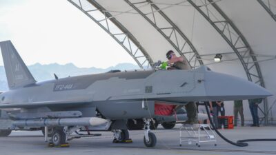 ABD Hava Kuvvetlerinin yapay zeka destekli YFQ-44A Fury savaş dronu,