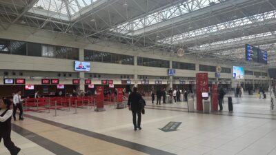Devlet Hava Meydanları İşletmesi (DHMİ) verilerine göre, turizm merkezlerinden Antalya