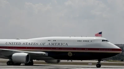 ABD Başkanı Donald Trump, Katar tarafından bağışlanan yeni Air Force