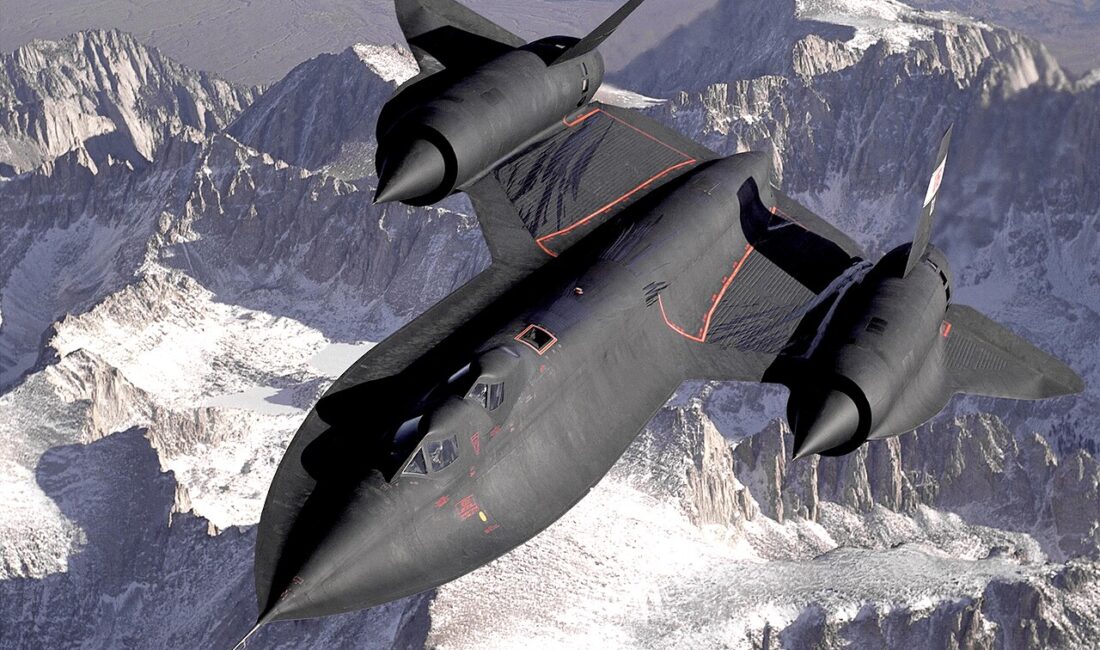 Havacılık tarihinin en sıra dışı uçaklarından SR-71 Blackbird, müzeye gitmek