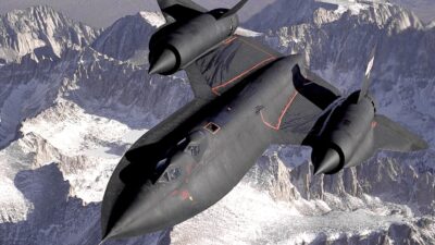 Havacılık tarihinin en sıra dışı uçaklarından SR-71 Blackbird, müzeye gitmek