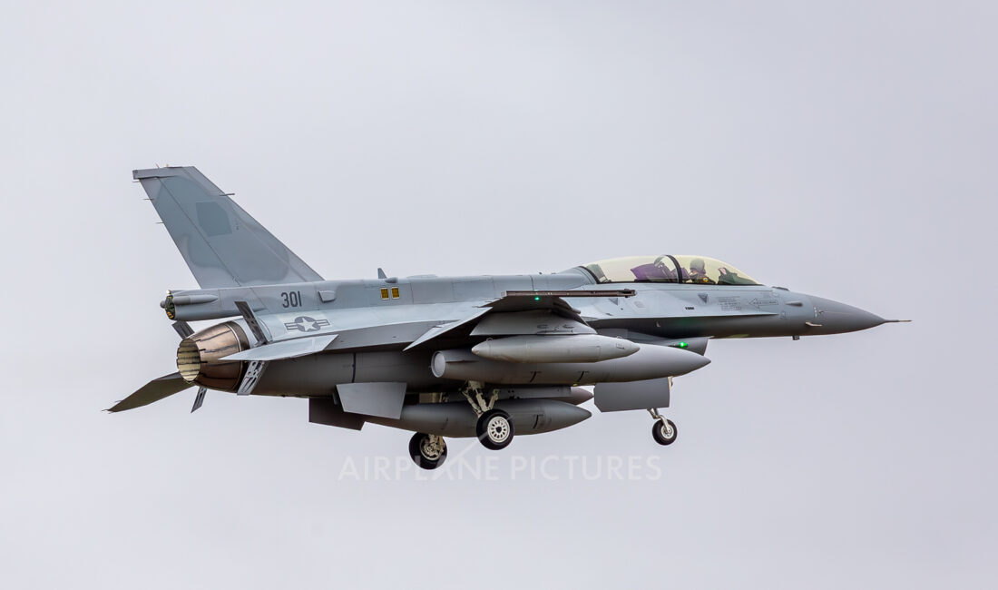 Bulgaristan'ın 16 adetlik F-16 Viper siparişinden 8'i filoya katıldı. Diğer