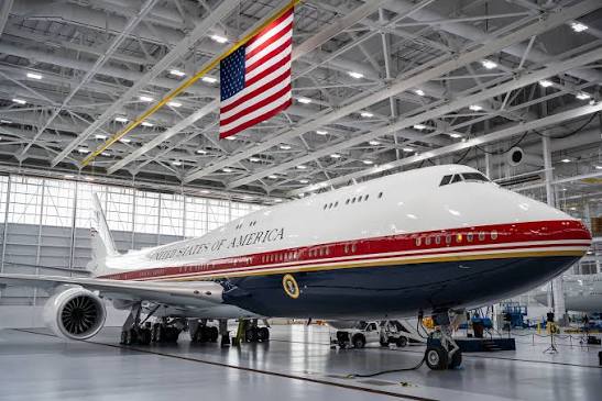 Boeing, yeni Air Force One uçaklarını geliştirdiği VC-25B programında yalnızca