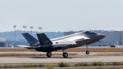 Kanada'nın ilk Lockheed Martin F-35A uçağı, Kanada hükümetinin daha önce
