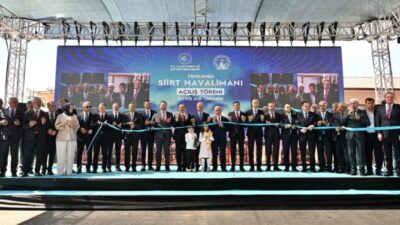Yenilenen Siirt Havalimanı bugün düzenlenen törenle yeniden hizmet vermeye başladı.