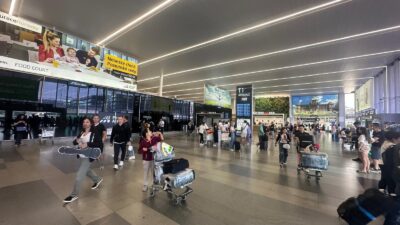 Her havalimanının yoğun dönemleri, yani “peak”leri ve daha sakin “off-peak”leri